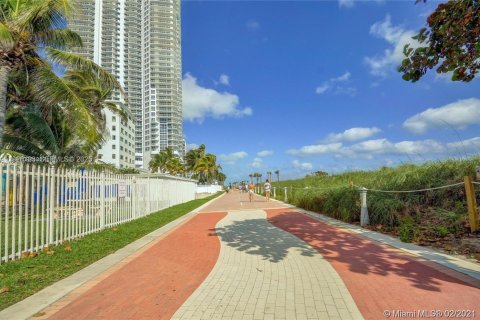 Copropriété à louer à Miami Beach, Floride: 2 chambres, 134.71 m2 № 1986452 - photo 12