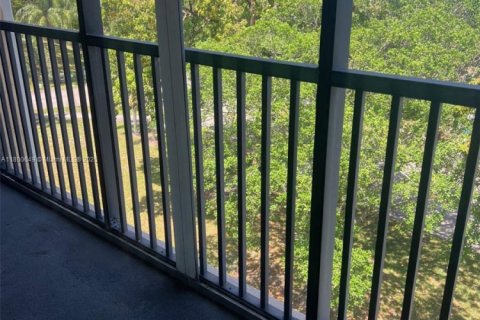 Condo in Lauderhill, Florida, 2 bedrooms  № 1867188 - photo 23