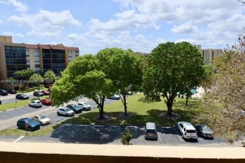 Condo in Lauderhill, Florida, 2 bedrooms  № 1867188 - photo 24