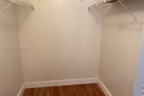 Condo in Lauderhill, Florida, 2 bedrooms  № 1867188 - photo 17