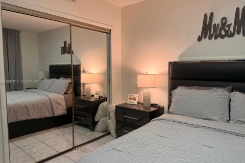 Copropriété à louer à Hialeah, Floride: 2 chambres, 75.44 m2 № 2049122 - photo 6