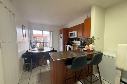 Copropriété à louer à Hialeah, Floride: 2 chambres, 75.44 m2 № 2049122 - photo 10