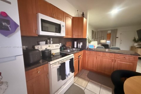 Copropriété à louer à Hialeah, Floride: 2 chambres, 75.44 m2 № 2049122 - photo 8