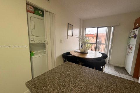 Copropriété à louer à Hialeah, Floride: 2 chambres, 75.44 m2 № 2049122 - photo 9