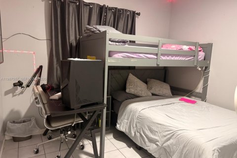 Copropriété à louer à Hialeah, Floride: 2 chambres, 75.44 m2 № 2049122 - photo 5