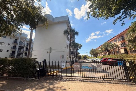 Copropriété à louer à Hialeah, Floride: 2 chambres, 75.44 m2 № 2049122 - photo 12