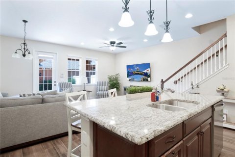 Townhouse in Winter Garden, Florida 4 bedrooms, 172.15 sq.m. № 1616521 - photo 6