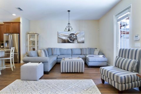 Townhouse in Winter Garden, Florida 4 bedrooms, 172.15 sq.m. № 1616521 - photo 3