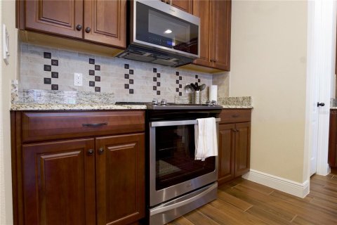 Townhouse in Winter Garden, Florida 4 bedrooms, 172.15 sq.m. № 1616521 - photo 8