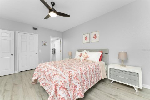 Condo in Rotonda, Florida, 2 bedrooms  № 1163403 - photo 26