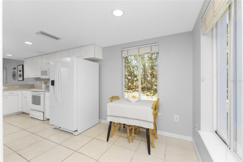 Condo in Rotonda, Florida, 2 bedrooms  № 1163403 - photo 11