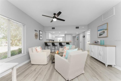 Condo in Rotonda, Florida, 2 bedrooms  № 1163403 - photo 21