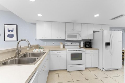 Condo in Rotonda, Florida, 2 bedrooms  № 1163403 - photo 17