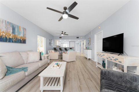 Condo in Rotonda, Florida, 2 bedrooms  № 1163403 - photo 22
