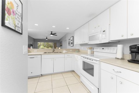 Condo in Rotonda, Florida, 2 bedrooms  № 1163403 - photo 14