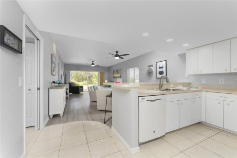 Condo in Rotonda, Florida, 2 bedrooms  № 1163403 - photo 9