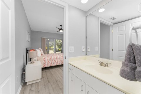 Condo in Rotonda, Florida, 2 bedrooms  № 1163403 - photo 29