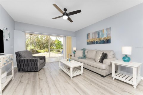 Condo in Rotonda, Florida, 2 bedrooms  № 1163403 - photo 4