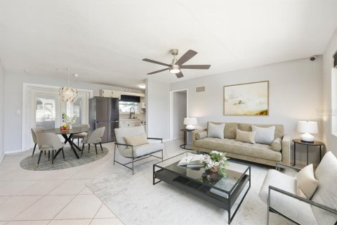 Casa en venta en Orlando, Florida, 3 dormitorios, 112.6 m2 № 1913503 - foto 3