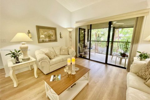Condo in Coconut Creek, Florida, 2 bedrooms  № 1819869 - photo 9