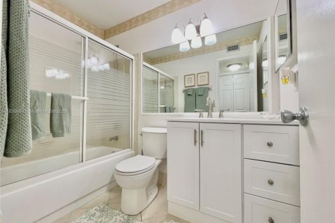 Condo in Coconut Creek, Florida, 2 bedrooms  № 1819869 - photo 21