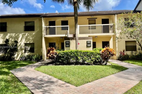 Condo in Coconut Creek, Florida, 2 bedrooms  № 1819869 - photo 2