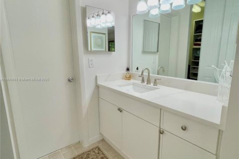 Condo in Coconut Creek, Florida, 2 bedrooms  № 1819869 - photo 26