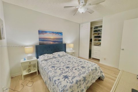 Condo in Coconut Creek, Florida, 2 bedrooms  № 1819869 - photo 25