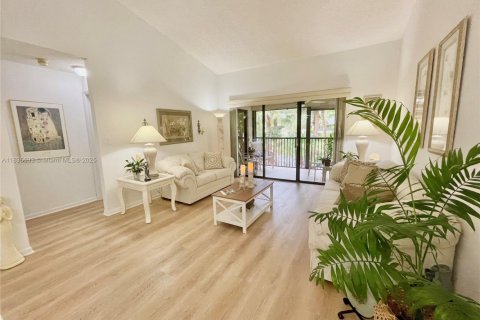 Condo in Coconut Creek, Florida, 2 bedrooms  № 1819869 - photo 13