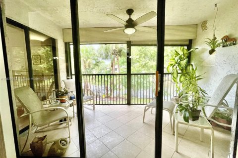 Condo in Coconut Creek, Florida, 2 bedrooms  № 1819869 - photo 10