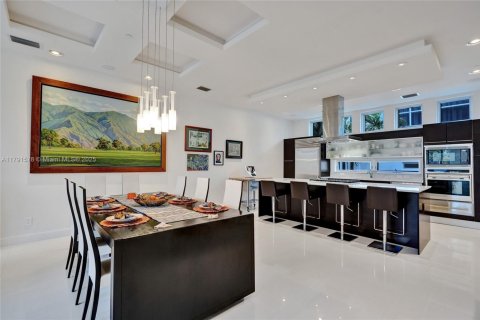 Townhouse in Pompano Beach, Florida 3 bedrooms, 264.49 sq.m. № 1709079 - photo 16