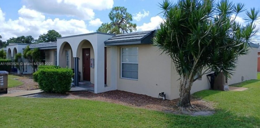 Condo à Lehigh Acres, Floride, 1 chambre № 1891571
