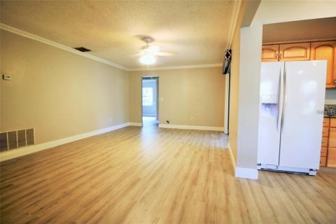 House in Longwood, Florida 3 bedrooms, 149.85 sq.m. № 2394075 - photo 16