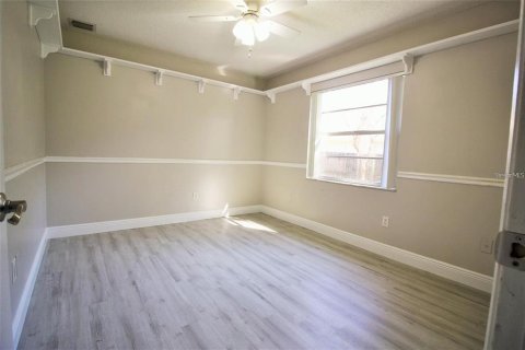 House in Longwood, Florida 3 bedrooms, 149.85 sq.m. № 2394075 - photo 8
