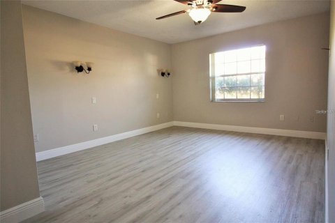 House in Longwood, Florida 3 bedrooms, 149.85 sq.m. № 2394075 - photo 9