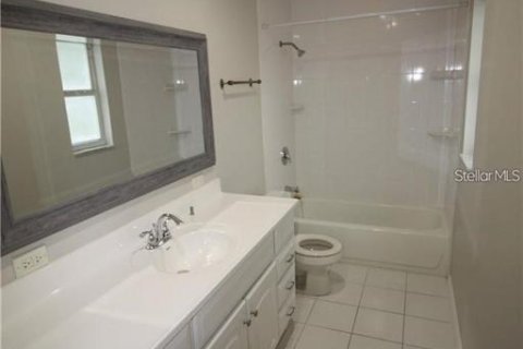 House in Longwood, Florida 3 bedrooms, 149.85 sq.m. № 2394075 - photo 7