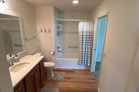 House in Lady Lake, Florida 2 bedrooms, 104.42 sq.m. № 2107699 - photo 17