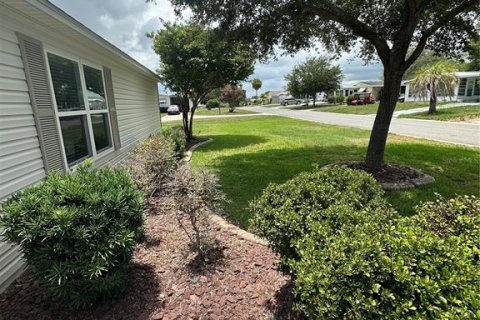 House in Lady Lake, Florida 2 bedrooms, 104.42 sq.m. № 2107699 - photo 2
