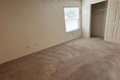 House in Lady Lake, Florida 2 bedrooms, 104.42 sq.m. № 2107699 - photo 19