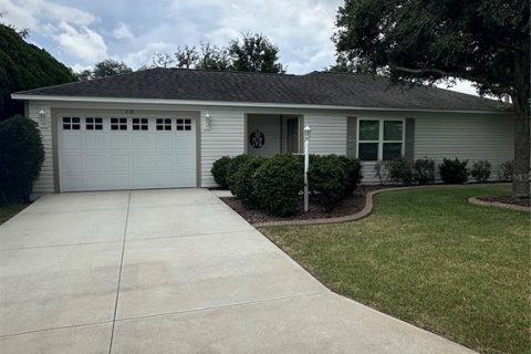 Villa ou maison à Lady Lake, Floride 2 chambres, 104.42 m2 № 2107699