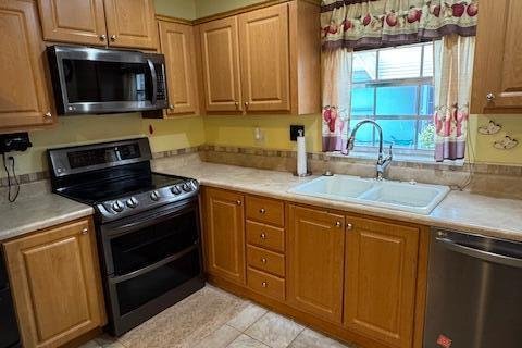 Condo in St. Lucie, Florida, 2 bedrooms № 2192115 - photo 23