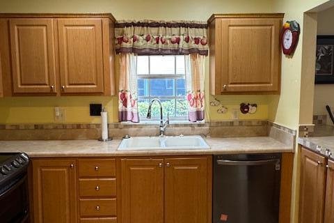 Condo in St. Lucie, Florida, 2 bedrooms № 2192115 - photo 26