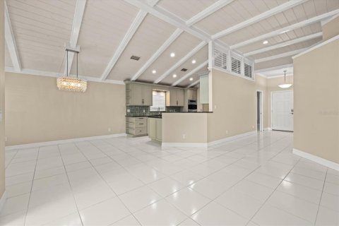 House in Sarasota, Florida 3 bedrooms, 177.54 sq.m. № 2152184 - photo 5