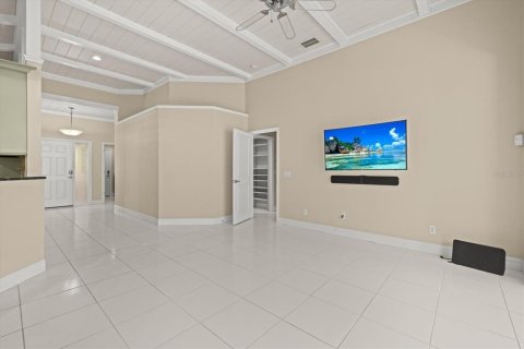 House in Sarasota, Florida 3 bedrooms, 177.54 sq.m. № 2152184 - photo 9