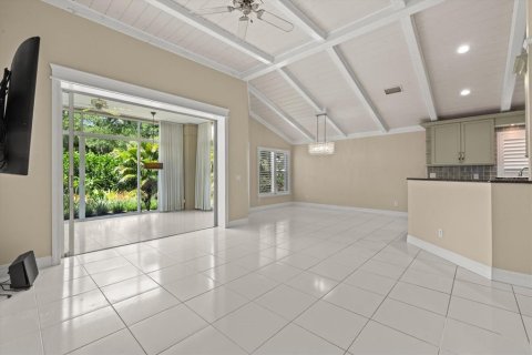 House in Sarasota, Florida 3 bedrooms, 177.54 sq.m. № 2152184 - photo 6
