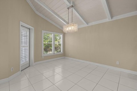 House in Sarasota, Florida 3 bedrooms, 177.54 sq.m. № 2152184 - photo 8