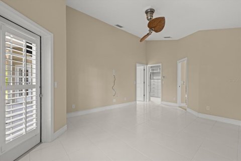 House in Sarasota, Florida 3 bedrooms, 177.54 sq.m. № 2152184 - photo 19