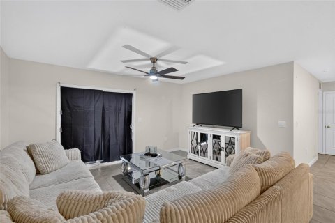 Villa ou maison à louer à Newberry, Floride: 5 chambres, 217.58 m2 № 2406406 - photo 14