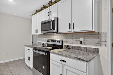 Villa ou maison à louer à Newberry, Floride: 5 chambres, 217.58 m2 № 2406406 - photo 11