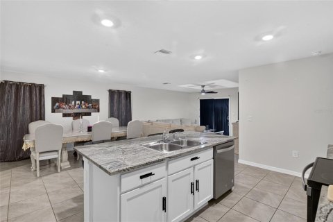 Villa ou maison à louer à Newberry, Floride: 5 chambres, 217.58 m2 № 2406406 - photo 8